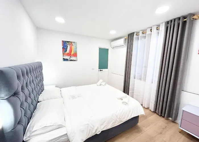 Tirana Inn Hotel 3*