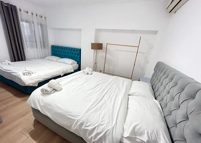 Tirana Inn Hotel 3* 티라나