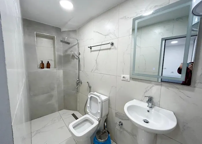 Tirana Inn Hotel 3*