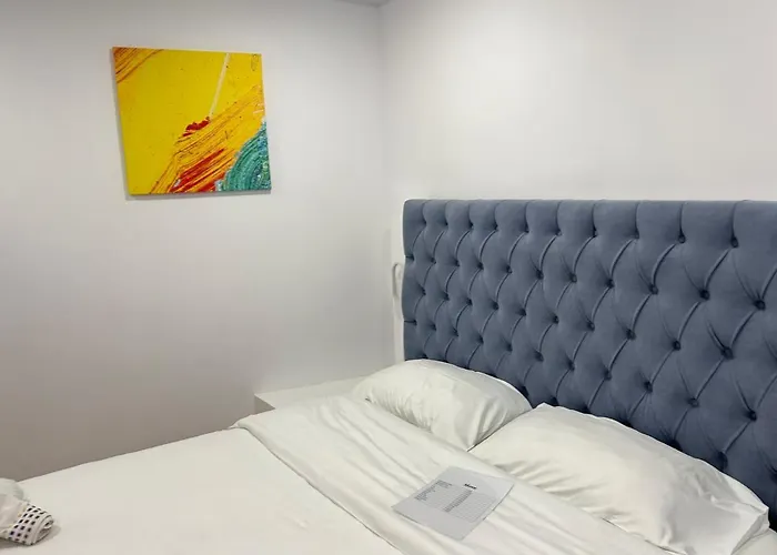 Tirana Inn Hotel 3*