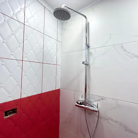 Tirana Inn Hotel 3*