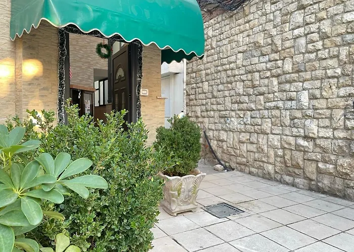 Tirana Inn Hotel تيرانا
