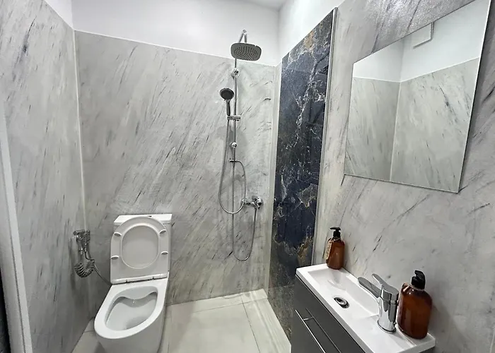 Tirana Inn Hotel 3* تيرانا