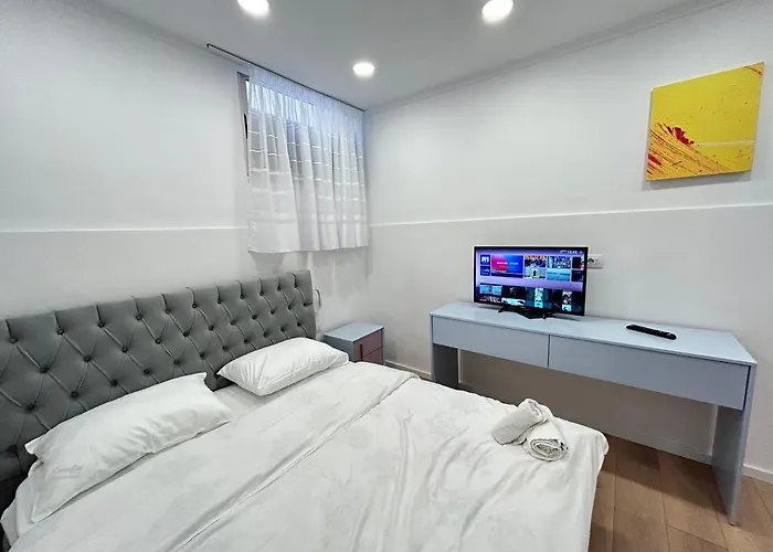 Tirana Inn Hotel فندق تيرانا