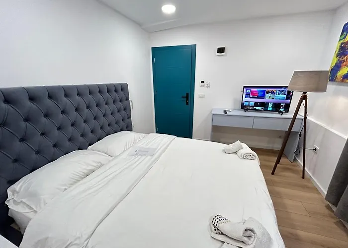 Tirana Inn Hotel فندق 3*