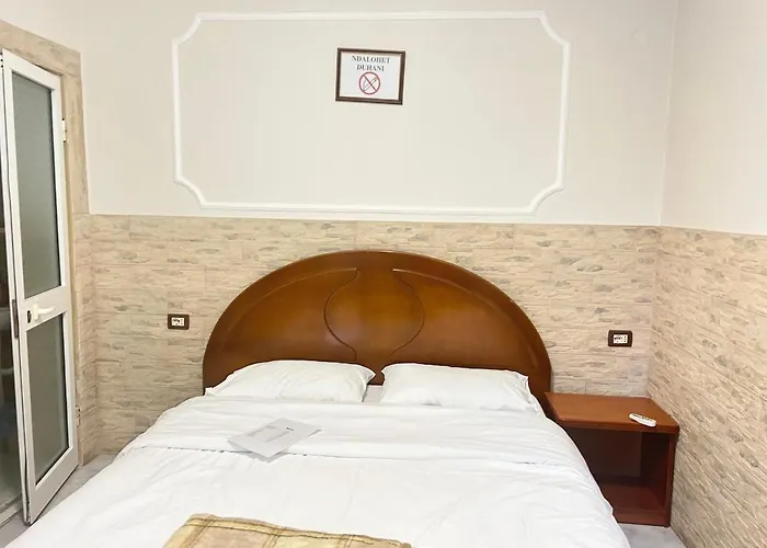 מלון Tirana Inn Hotel טיראנה