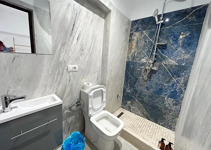 Tirana Inn Hotel فندق 3*